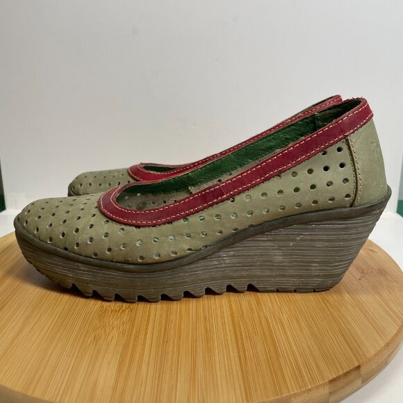 Fly London Women 40 Yika Green Perforated Leather Wedge Heels Closed Toe Comfort - Picture 3 of 9